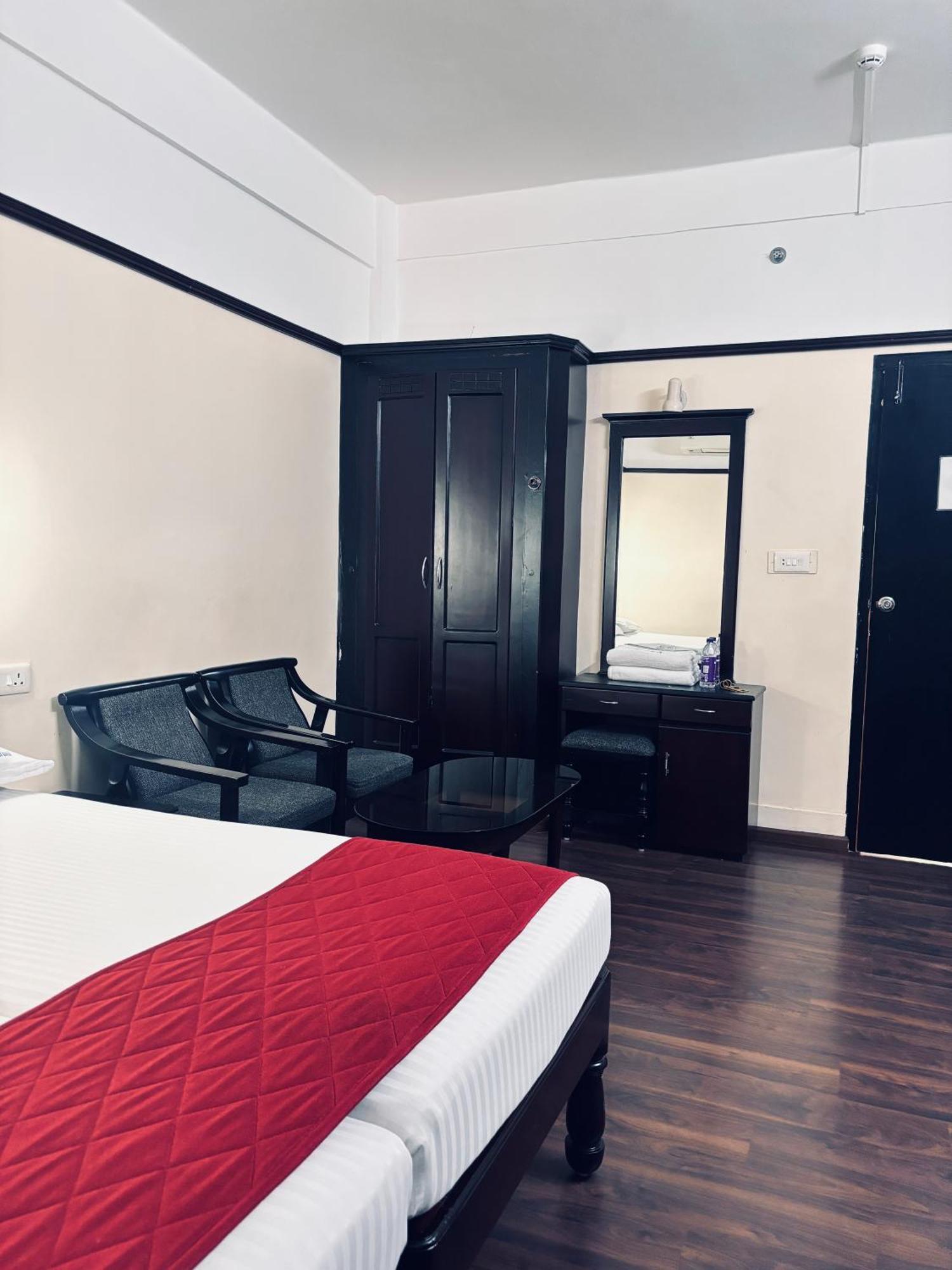 Maharani Hotel Calicut Eksteriør billede