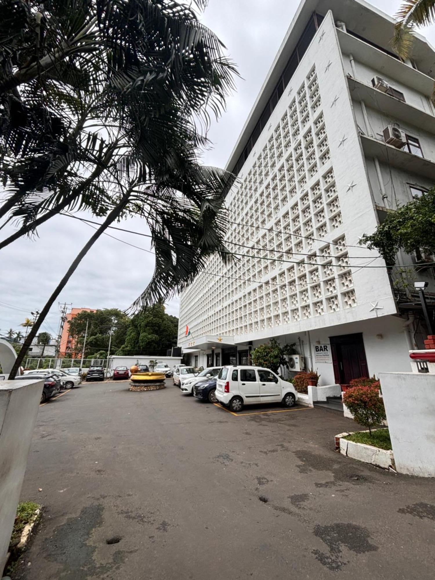 Maharani Hotel Calicut Eksteriør billede