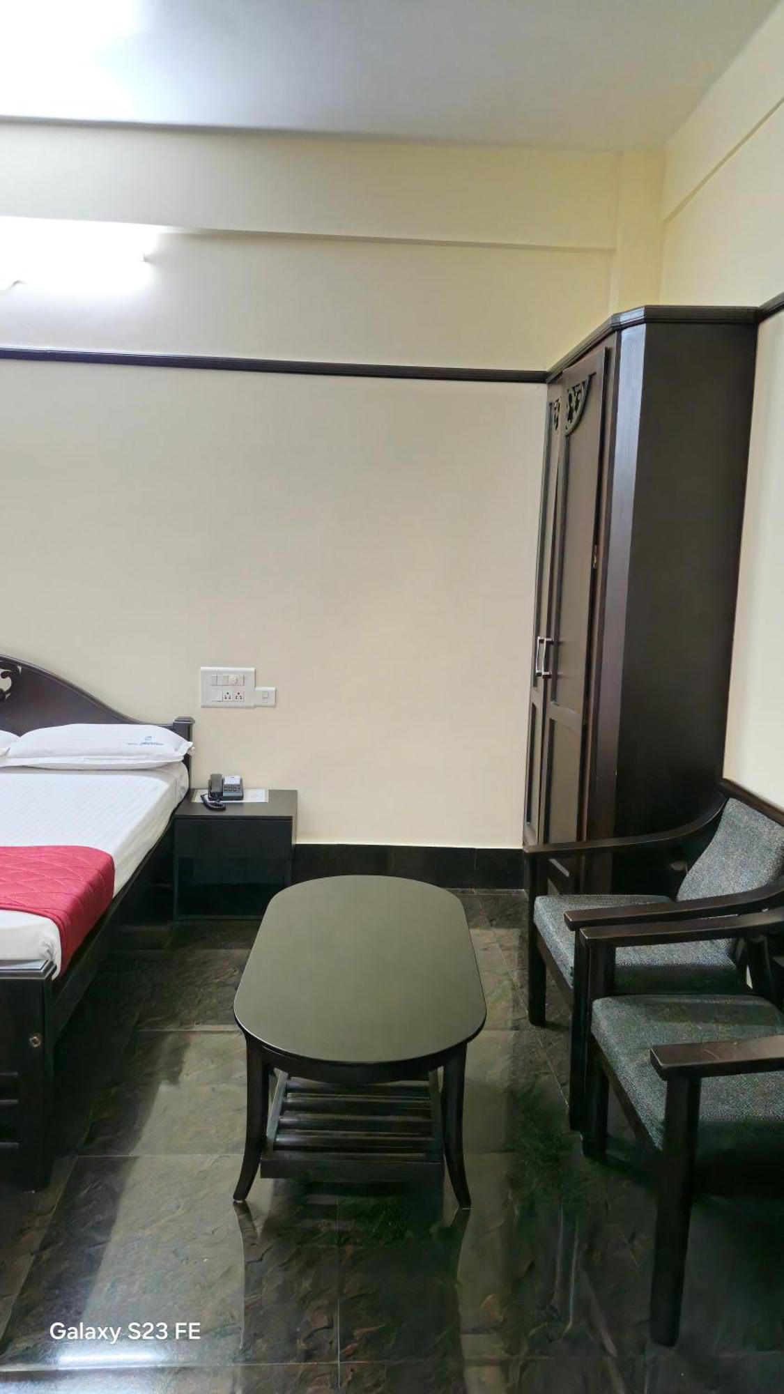 Maharani Hotel Calicut Eksteriør billede